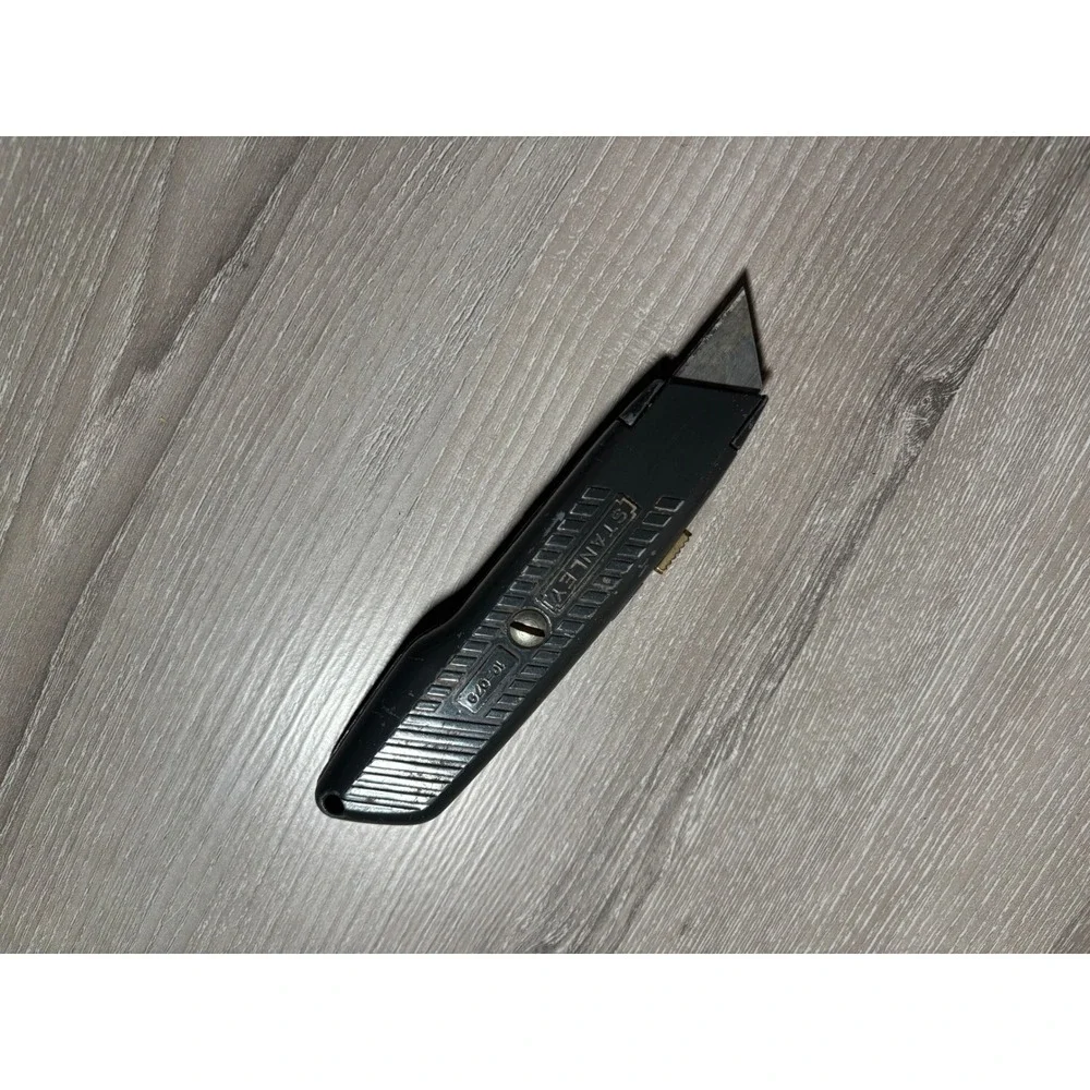 Stanley 10-079 Retractable‎ Utility Knife Black Metal Body Box Cutter Hand Tool